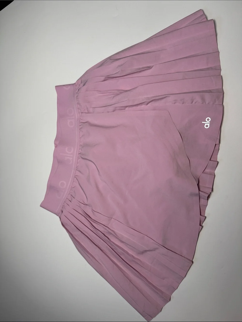 ALO Yoga Pleated Skater Tennis Skirt in Dusty Pink